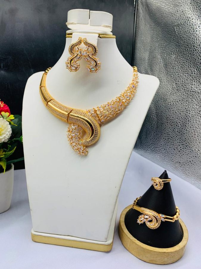 deluxe-zirconian-set-4yzl